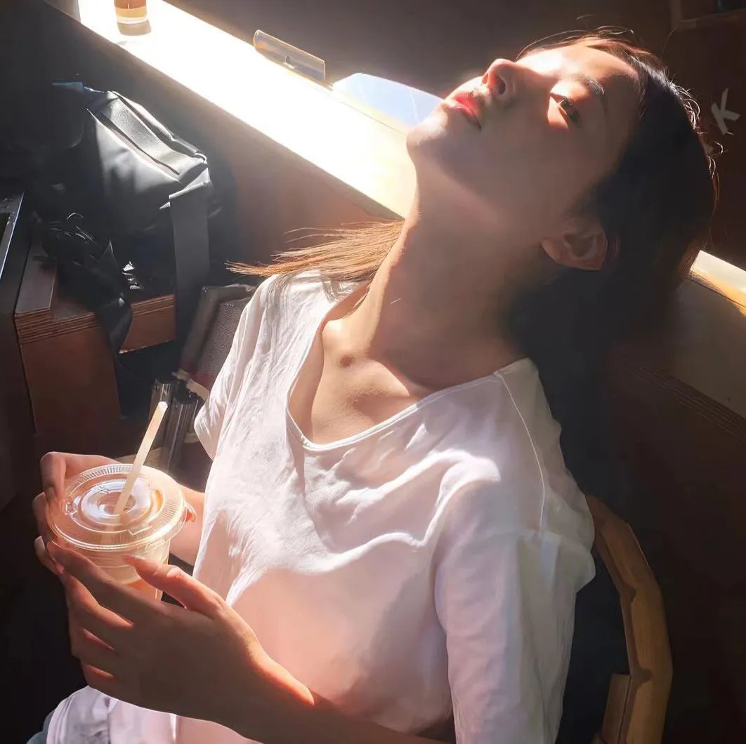 女他